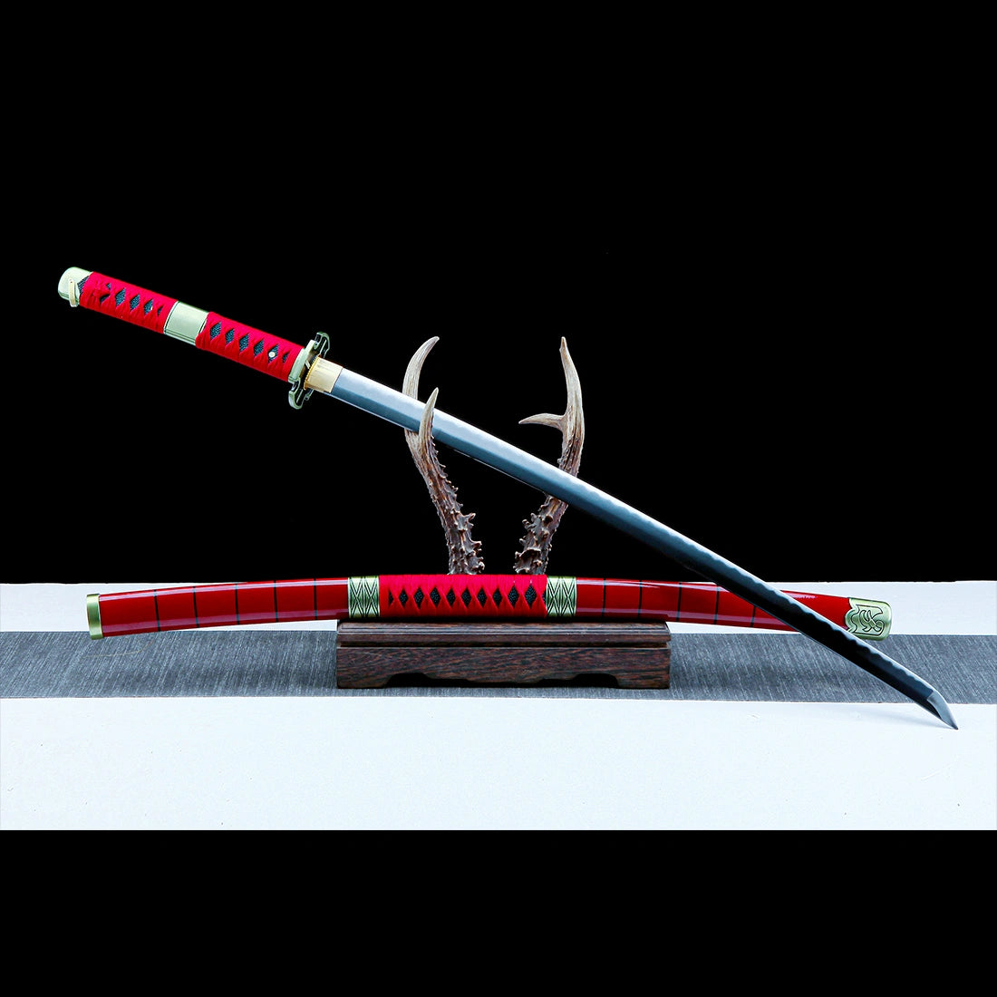 Roronoa Zoro's Sandai Kitetsu Sword – One Piece Replica Katana Sword