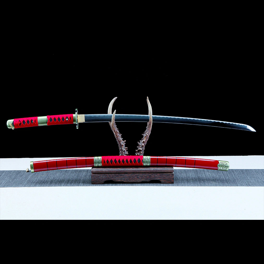 Roronoa Zoro's Sandai Kitetsu Sword – One Piece Replica Katana Sword
