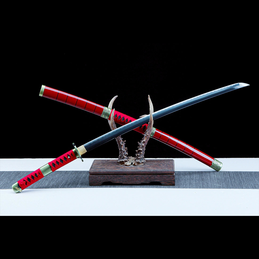 Roronoa Zoro's Sandai Kitetsu Sword – One Piece Replica Katana Sword