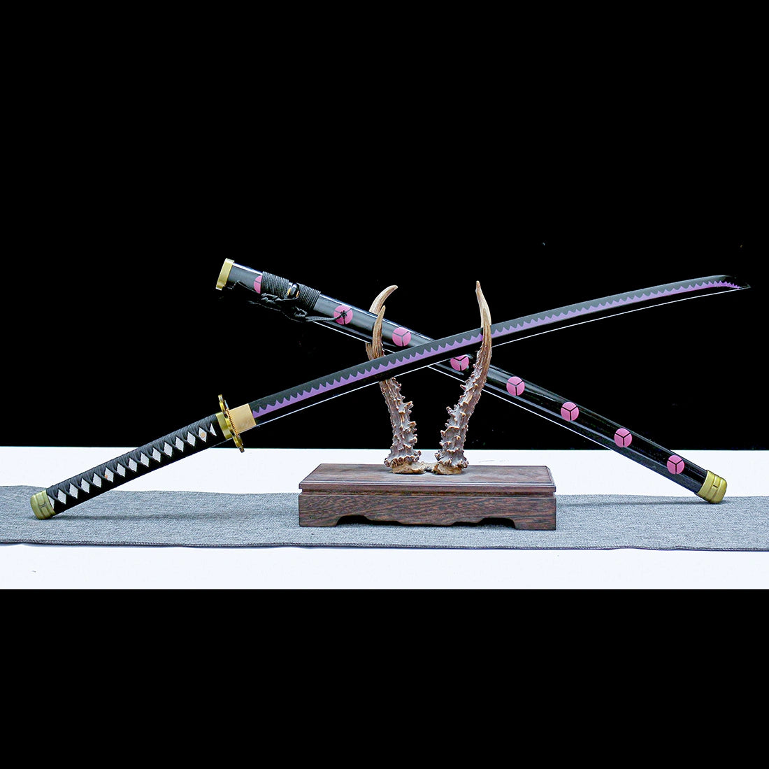 Roronoa Zoro's Shusui Sword – One Piece Replica Katana Sword – Purple Blade Edition