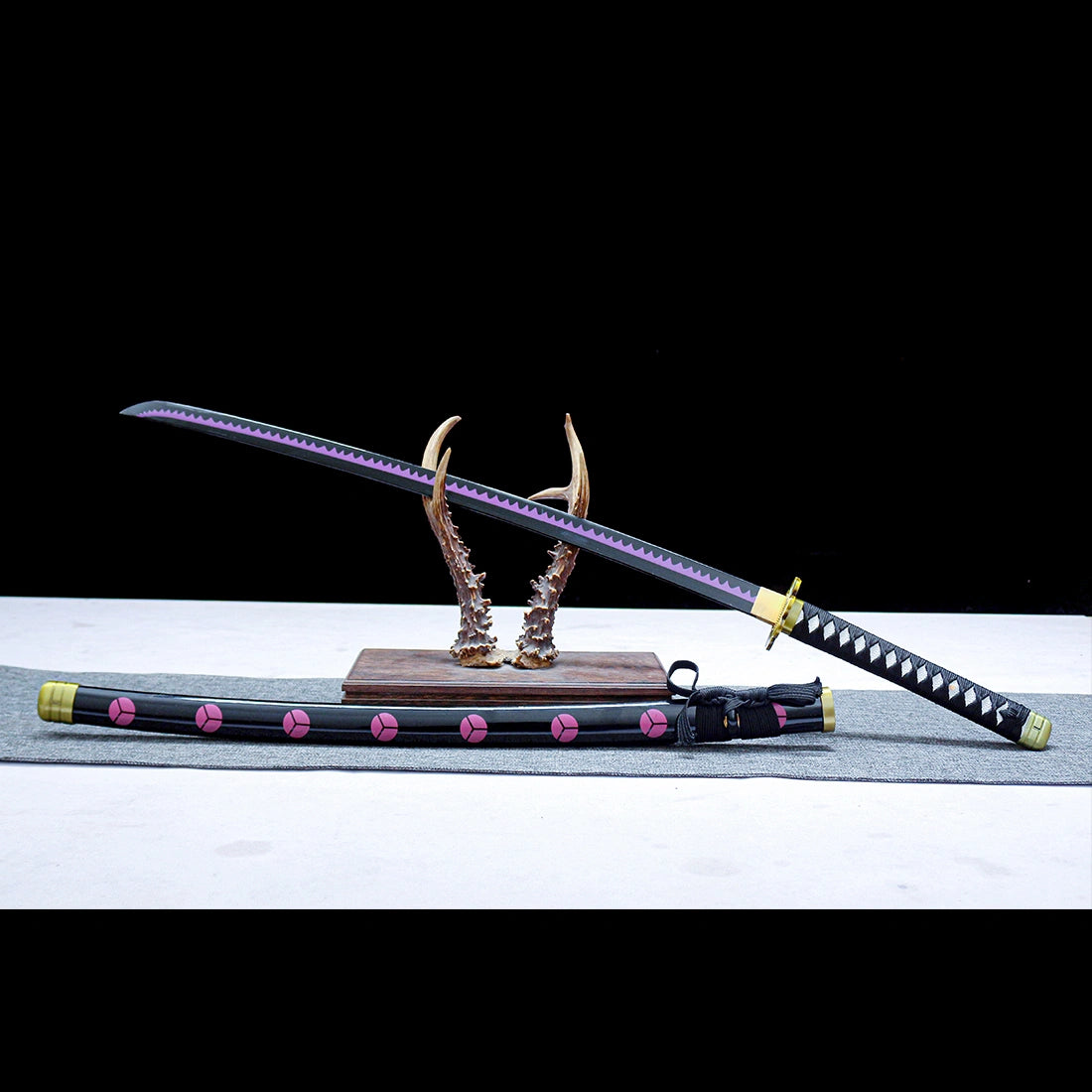 Roronoa Zoro's Shusui Sword – One Piece Replica Katana Sword – Purple Blade Edition
