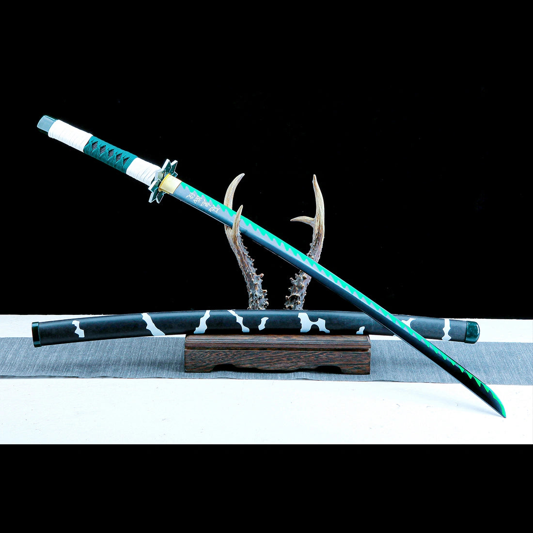 Sanemi Shinazugawa's Sword – Demon Slayer Sword – Kimetsu No Yaiba Sword – Nichirin Sword