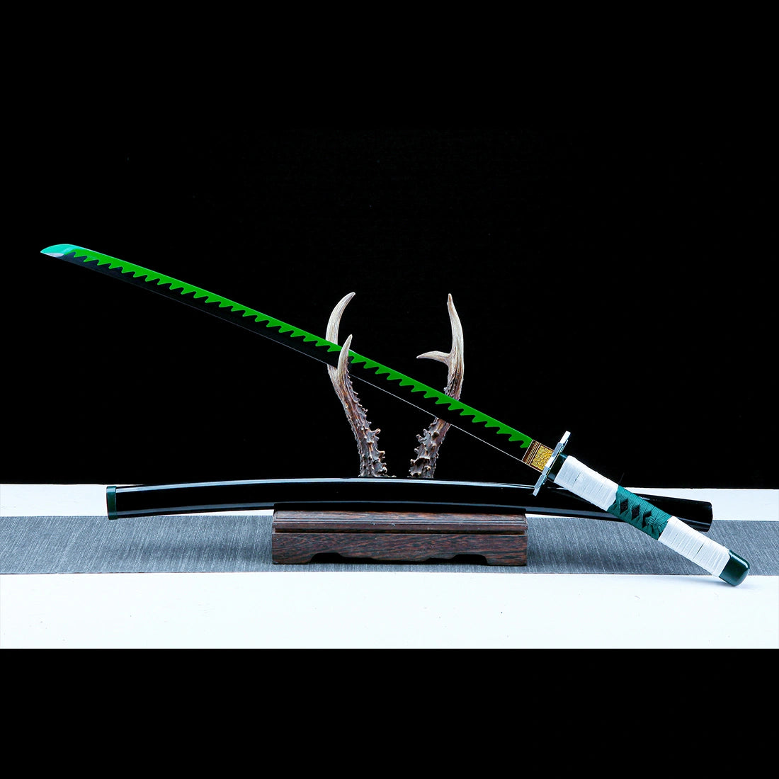Sanemi Shinazugawa's Sword – Demon Slayer Sword – Kimetsu No Yaiba Sword – Nichirin Sword – Black Scabbard
