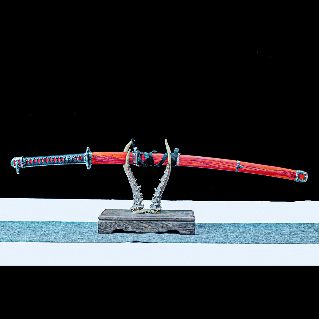 Sekiro's Katana Sword – Undead Cut Katana – Sekiro: Shadows Die Twice Replica Katana – Red Blade