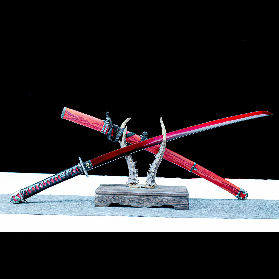 Sekiro's Katana Sword – Undead Cut Katana – Sekiro: Shadows Die Twice Replica Katana – Red Blade