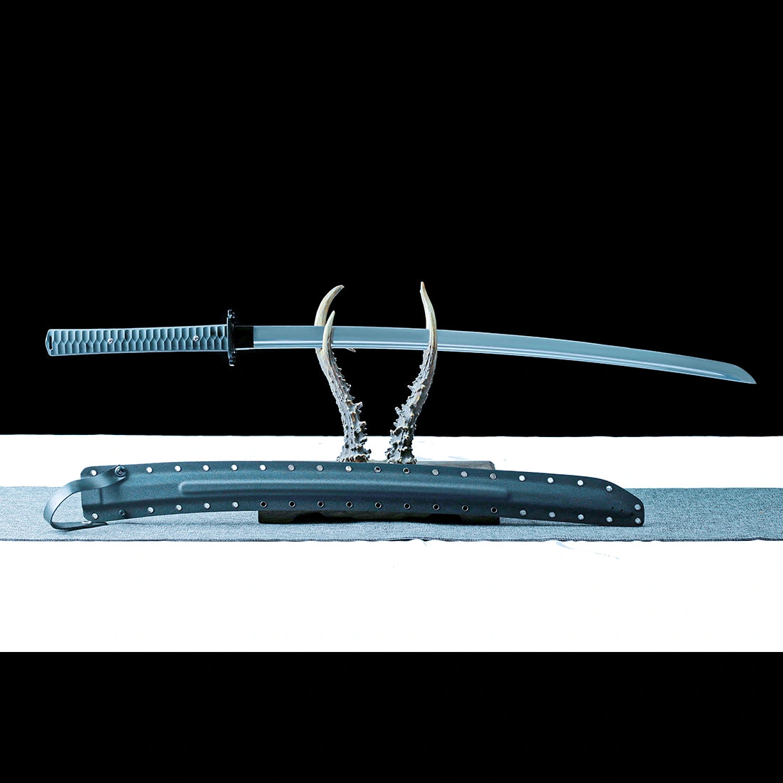 Tactical Katana – High performance Samurai Katana – Black 1065 Manganese Steel Blade – Hand Forged – Sturdy