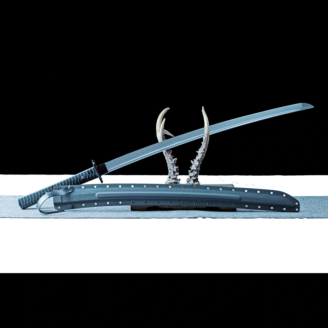 Tactical Katana – High performance Samurai Katana – Black 1065 Manganese Steel Blade – Hand Forged – Sturdy
