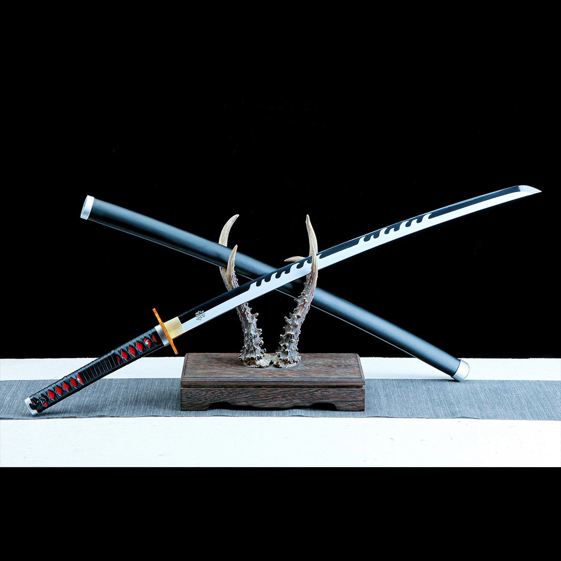 Tanjiro Kamado's Sword – Demon Slayer Sword – Kimetsu No Yaiba Sword – Nichirin Sword – Flame Tsuba