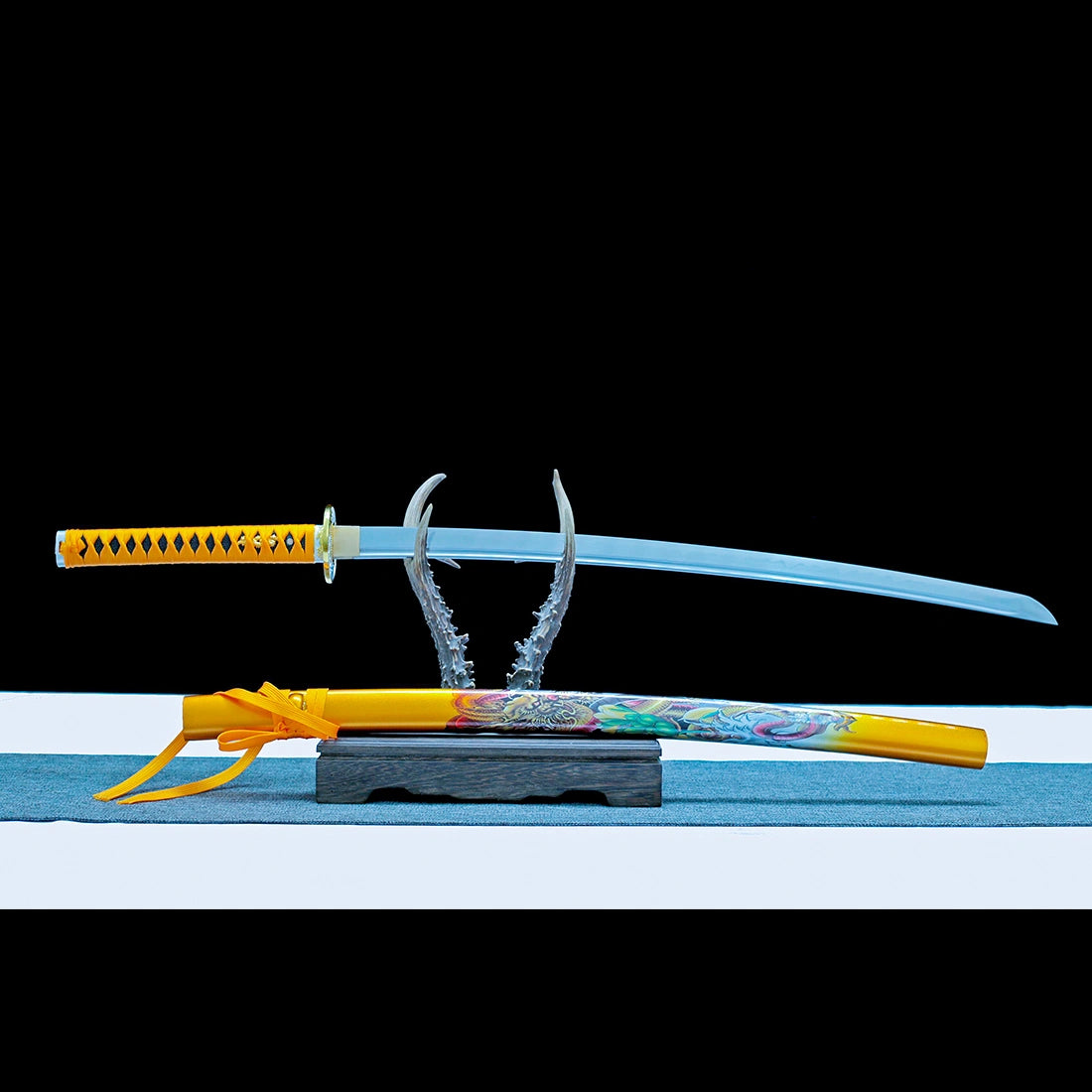 True Japanese Katana Sword – Handmade 1065 Carbon Steel Blade – Gold – Clay Tempered – Premium Quality
