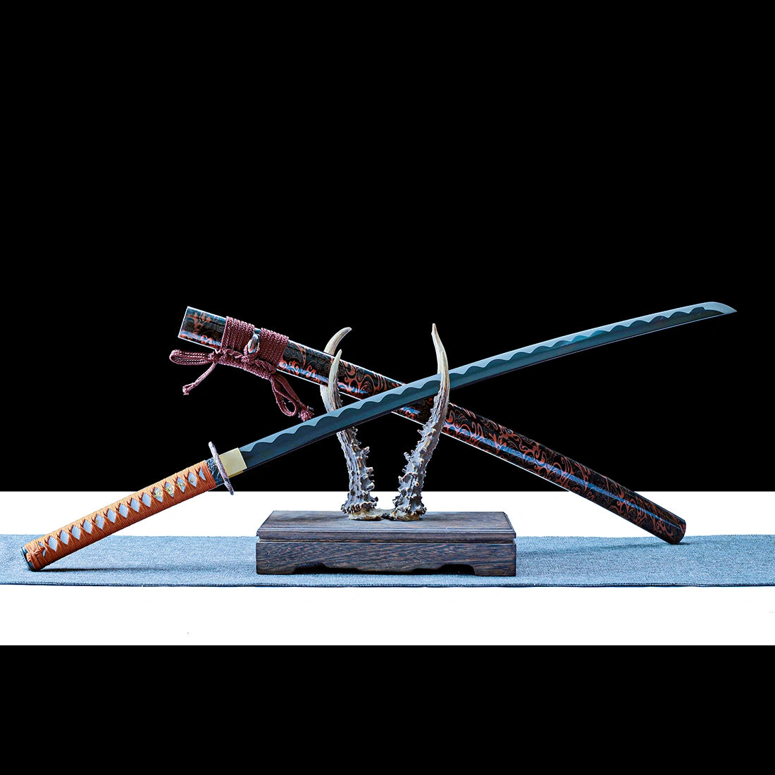 True Japanese Katana Sword – Handmade Black 1065 Carbon Steel Blade – High Performance – Full Tang
