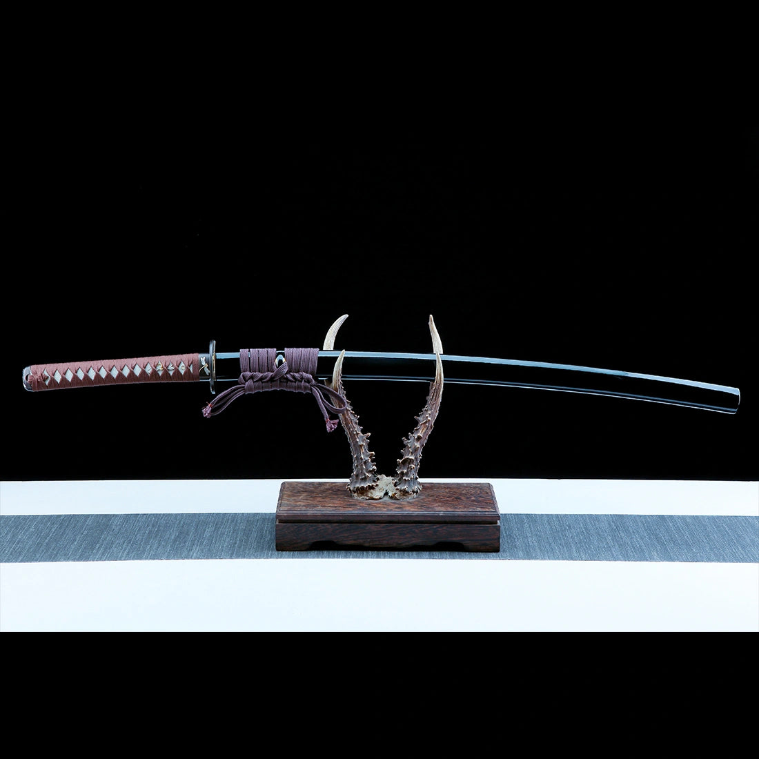 True Japanese Katana Sword – Handmade T10 High Carbon Steel Blade – Full Tang – Black Scabbard