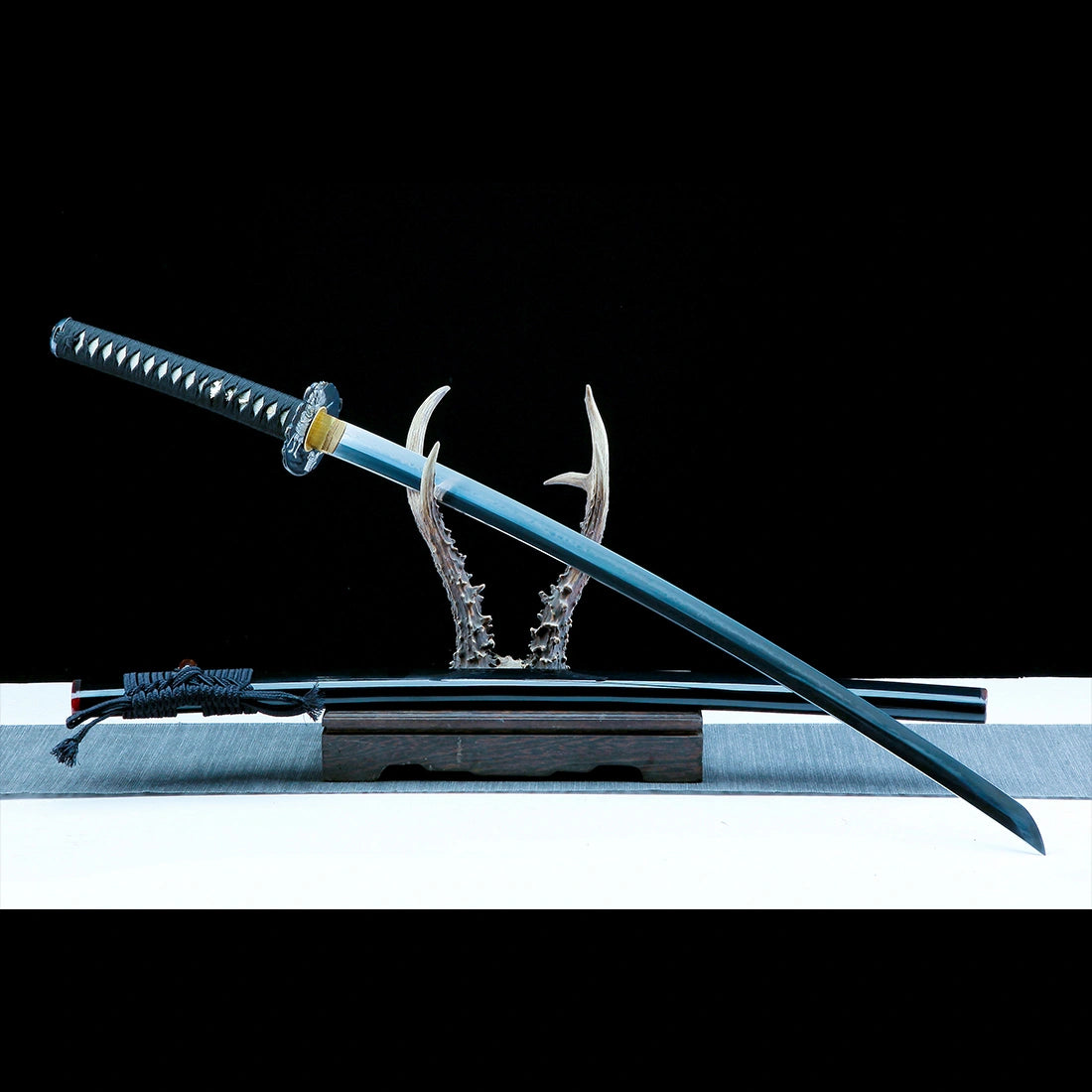 True Katana Sword – Handmade T10 High Carbon Steel Blade – Full Tang – High Performance – Black