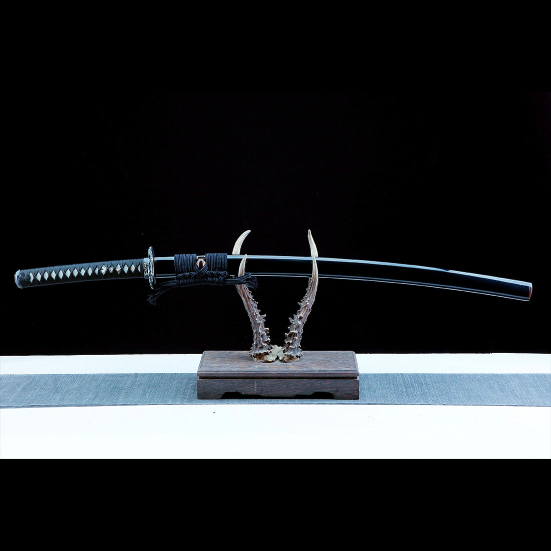 True Katana Sword – Handmade T10 High Carbon Steel Blade – Full Tang – High Performance – Black