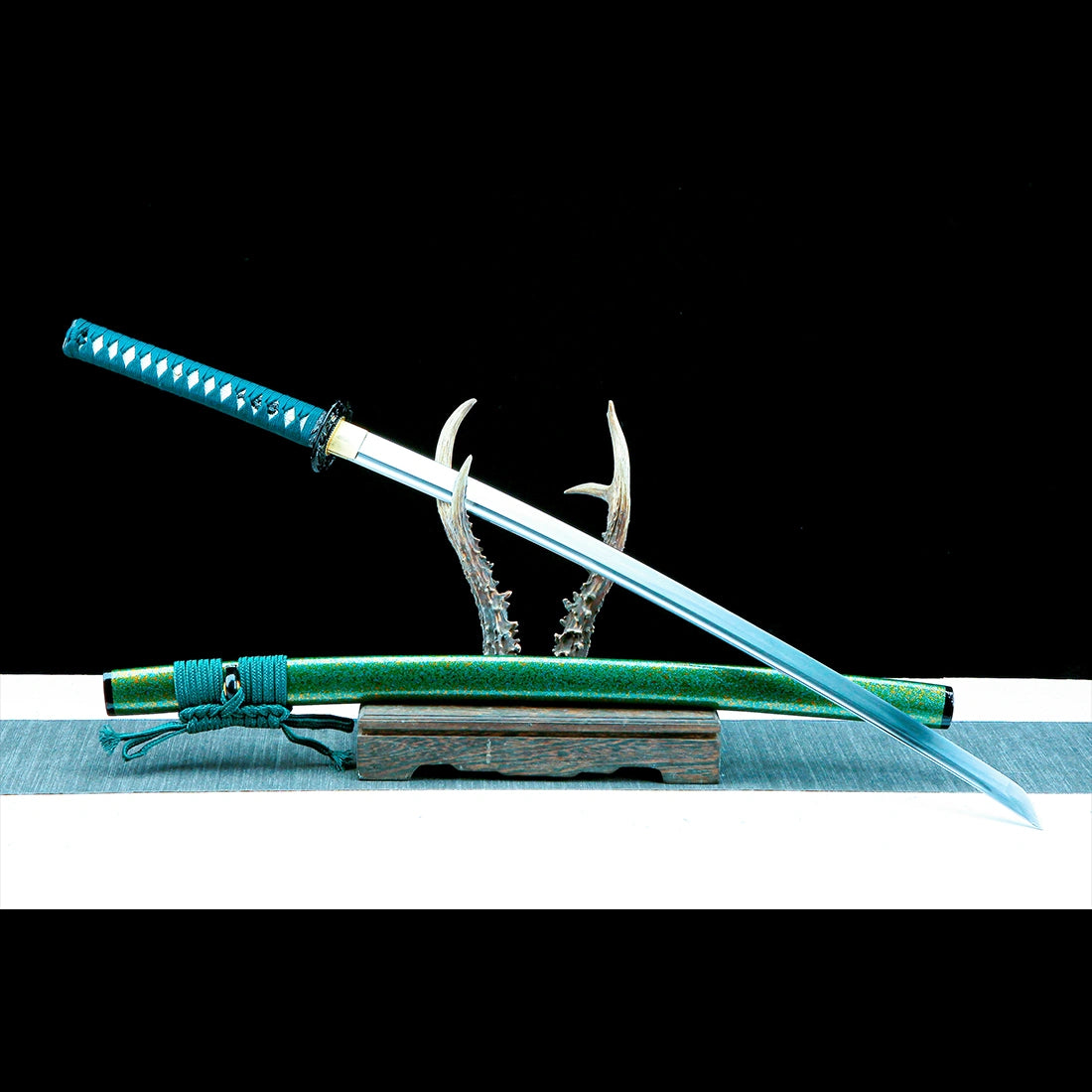 True Katana – Handmade T10 Carbon Steel Blade – Green Scabbard – High Performance – Full Tang