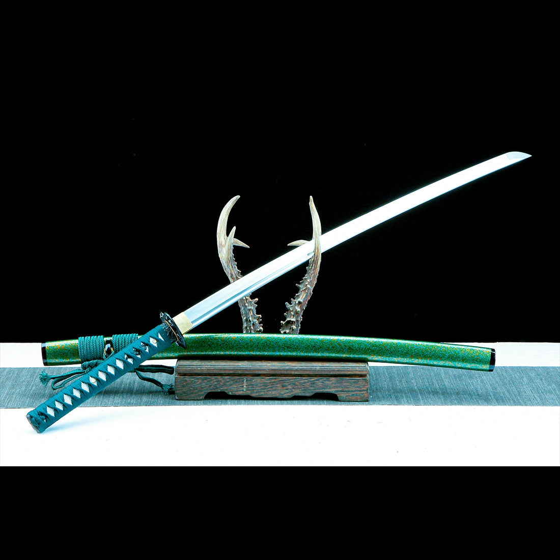 True Katana – Handmade T10 Carbon Steel Blade – Green Scabbard – High Performance – Full Tang