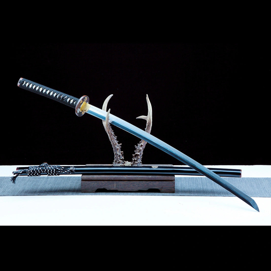 True Katana – Handmade T10 High Carbon Steel Blade – Black – High Performance – Full Tang