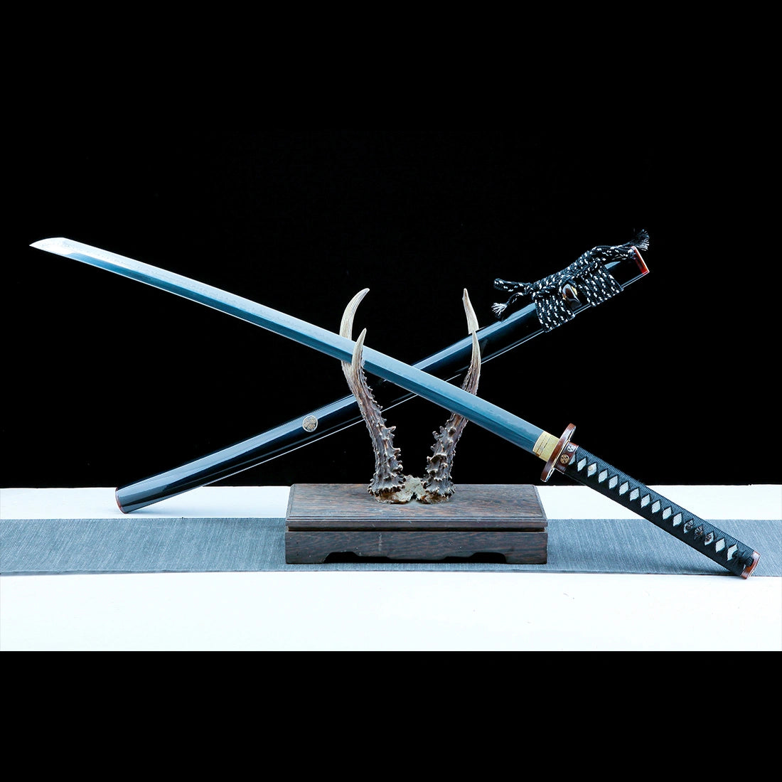 True Katana – Handmade T10 High Carbon Steel Blade – Black – High Performance – Full Tang