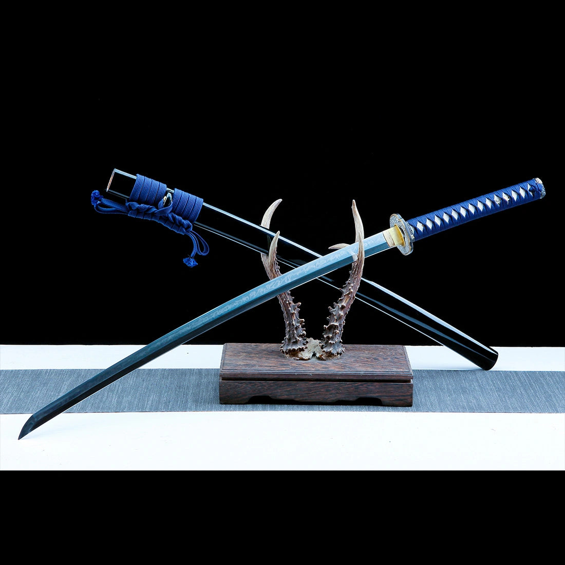 Real Katana Sword – Handmade T10 Clay Tempering Steel Blade – Black Scabbard – Battle Ready