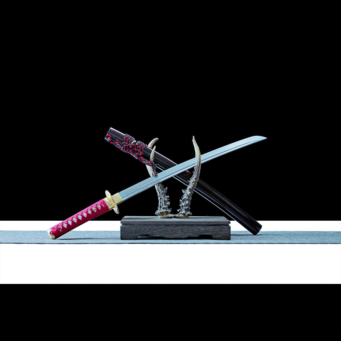 Wakizashi Sword – Handcrafted Japanese Wakizashi – T10 Carbon Steel Clay Tempered Blade