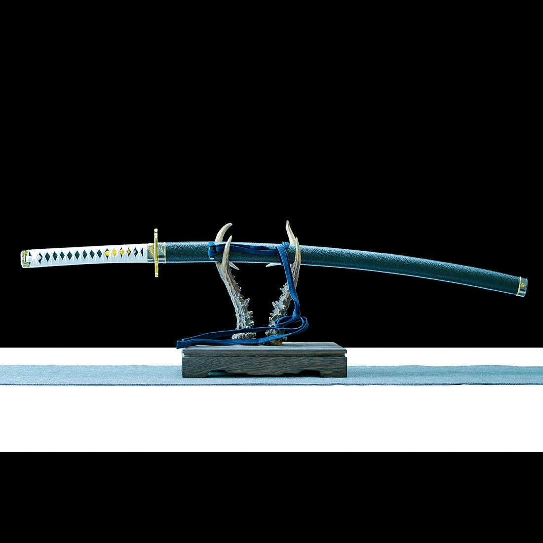 Vergil’s Yamato sword – Devil May Cry 5