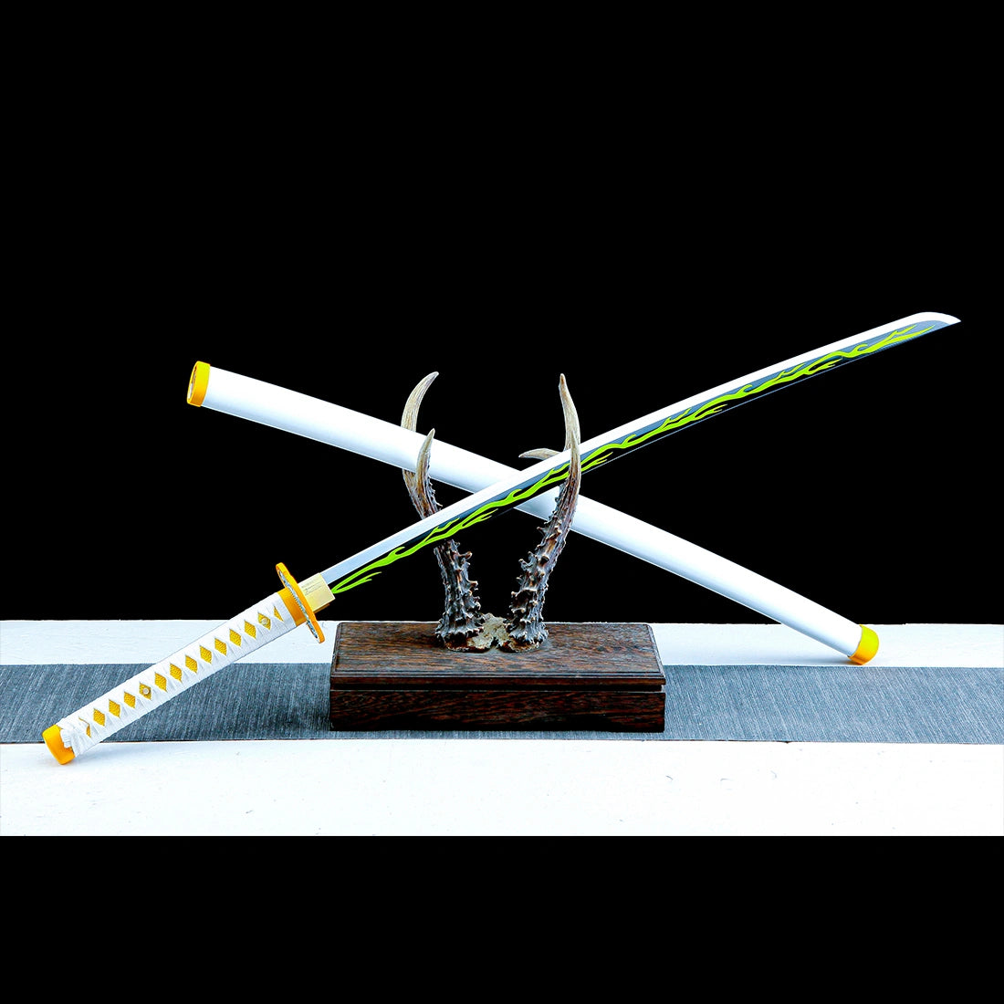Zenitsu Agatsuma's Sword – Demon Slayer Sword – Kimetsu No Yaiba Sword – Nichirin Sword