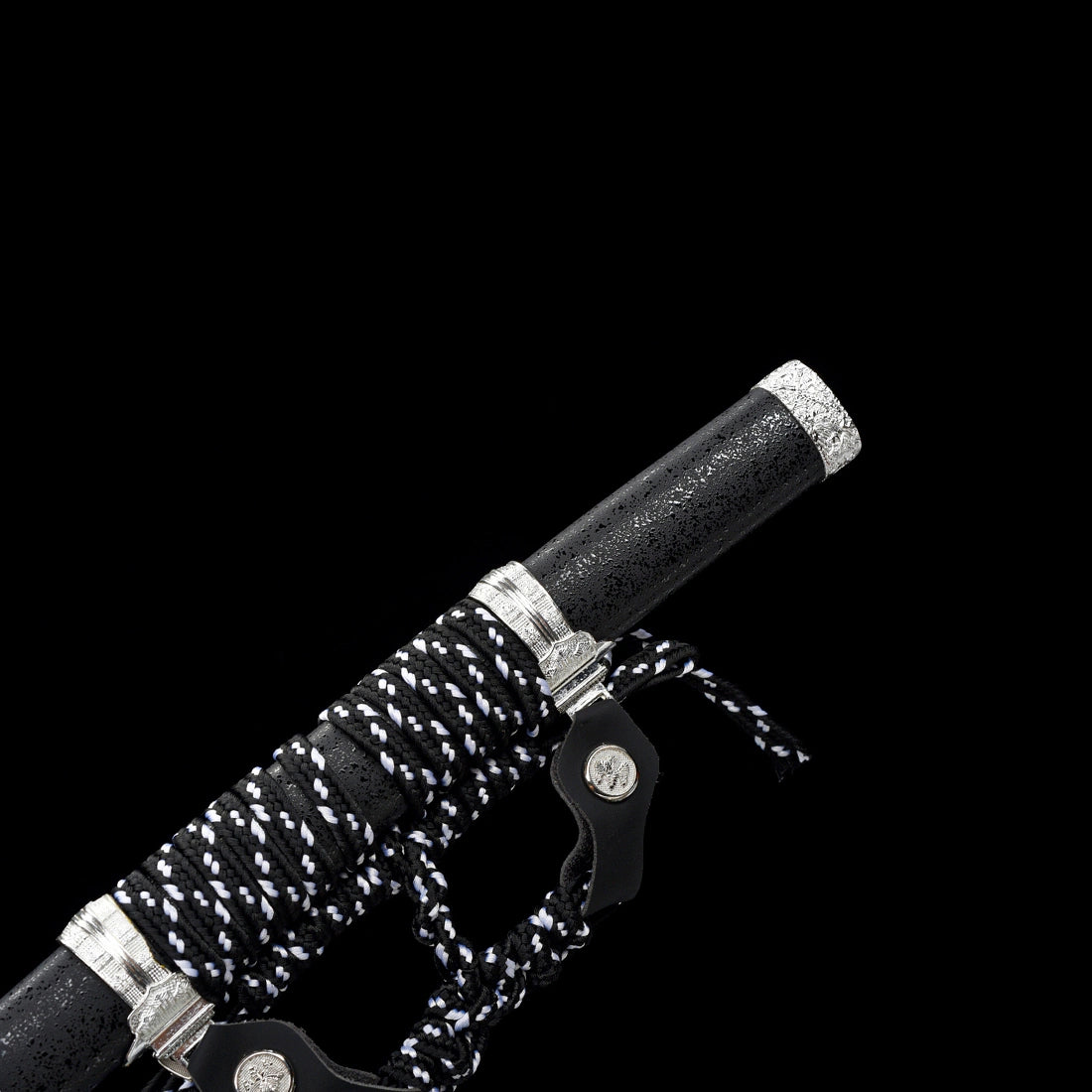 Scratch-resistant black textured marble-finish scabbard with dual leather ashi hangers and speckled sageo cord