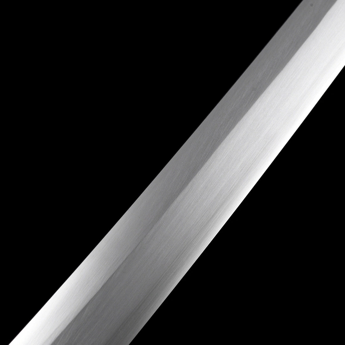 Hand-polished 60 HRC high performance spring steel blade texture on tachi sword
