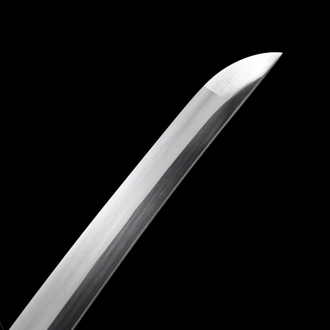 Precision-ground kissaki blade tip of 60 HRC high performance spring steel tachi sword